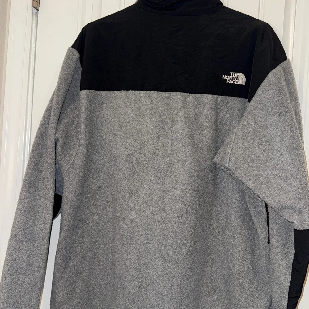 The North Face Men's Black and Gray Performance Jacket
